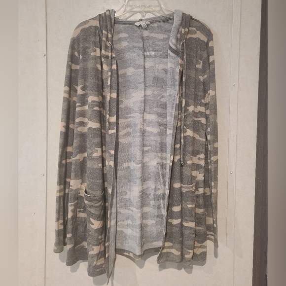 Lucky Brand Sweaters - Lucky Brand Lightweight Sweater Camo Size M